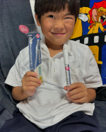 株式会社KAWAGUCHI 様布用ミルキーなまえペン　ホワイト４月で小学1年生になった長男🎒白ソックスは普通の黒い名前ペンでかけるのでいいのですが、やんちゃなので砂などですぐ汚しちゃうので履か&hellip;のInstagram画像