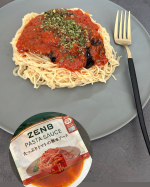 以前もご紹介したゼンブヌードル。おいしく健康的に食べられる食品を探していて巡り合ったもの🫶たっぷりトマトの無水ソース🍅に揚げナストッピング🍆麺にトマトソースが絡んでおいしかったです💖&hellip;のInstagram画像