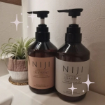 ツヤツヤサラサラの髪の毛はサロン帰りしか味わえないのと思ってたら💁✂⁡⁡⁡NIJIRHYTHMICのシャンプーとトリートメントでサロンクオリティキープ!!⁡⁡⁡あの辛口美容誌でA評価を獲ている&hellip;のInstagram画像