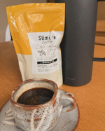 「Slimore Coffee（スリモアコーヒー）」をお試し。コーヒー本来の香りや味わいはそのままなのに、肥満気味の方の体重・内臓脂肪の減少をサポートしてくれる成分を配合した機能性表示食品。&hellip;のInstagram画像