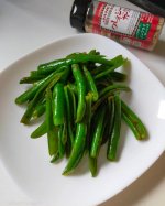 今日は、これ使ってみたよ♪の投稿🤗『クレイジーガーリック』わが家に大量にある #韓国うまみ唐辛子 毎日食卓に上がるので、ちょっと家族は飽き気味💦なので今日は、ひと手間かけて種を取り、食感に変&hellip;のInstagram画像