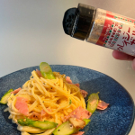 クレイジーガーリックでカルボナーラを旦那が作ってくれた🍴😋クレイジーソルトはよく使ってるけど、クレイジーガーリックは初めて👀香ばしいにんにくの風味がカルボナーラとの相性抜群✨これでガーリックト&hellip;のInstagram画像