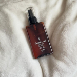 ・・ハーバルリーフオーガニックヘアオイル毎日、フレッシュティの香りに癒されてます。みずみずしさを感じる香りなので今の時期にぴったり！紫外線をたくさん浴びた髪の毛にビタミンC誘導体が&hellip;のInstagram画像