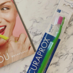 最近、オーラルケアにハマってます❤️歯医者さんで、見つけたこちら✨スイス生まれの歯ブラシです。┈┈┈┈┈┈┈┈┈⿻*.&middot;クラプロックス歯ブラシ　CSスマート┈┈┈┈┈┈┈┈┈⿻*.&middot;&hellip;のInstagram画像