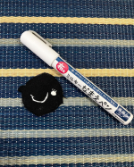 株式会社KAWAGUCHI様のミルキーなまえペン黒のマイネームペンはよく使うけど紺とか黒の服にかけないのが難点だったからこちらをお試ししたいな〜と以前のモニターの際に伝えてみたら、、、モニター&hellip;のInstagram画像