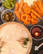 𖤣𖥧𖥣𖡡𖥧𖤣夏はやっぱりそうめん☀️⁡⁡うめ正油～さっぱりおいしくて揚げ物にピッタリ！⁡でもこんな暑い日に外で揚げ物をやる自分がバカだと思いました&hellip;⁡⁡⁡#PR #正田醤油株式会社 #正田醤&hellip;のInstagram画像