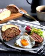 今日の朝ごはん🍞全国の名店の冷凍パンがお取り寄せできる「ぱん結び」さまのモニターとして、『ブーランジェリー・フリアンド 』のパンをお試しさせていただきました🤗 @pan_musubi #フリア&hellip;のInstagram画像