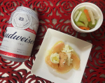 バドワイザー BUDWEISERこだわり抜いた専用の酵母や二条大麦麦芽などの材料をじっくりと醸造することで他に真似のできないスムーズでスッキリとした味わい桃モッツァレラオリーブオイルと蜂蜜&hellip;のInstagram画像