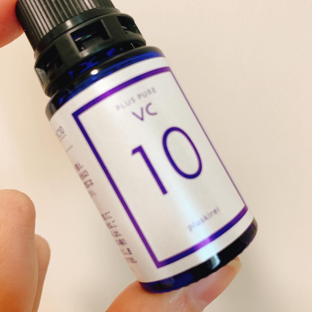 口コミ投稿：プラスピュアVC10 10ml10％ピュアビタミンC（※1）美容液。使う前にスパチュラを取り…
