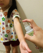 秋も気をつけないとね🍂水のあるところに蚊が寄ってくるから雨の後のお外遊びにはしっかりケアしておかないと！外に出る前にマスト👍👍無添加工房OKADAの「安全安心　無添加虫よけスプレー&hellip;のInstagram画像