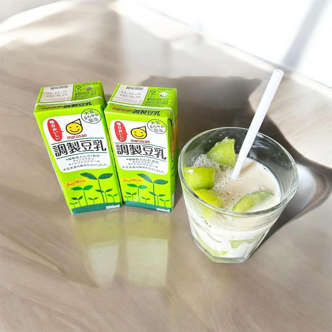 口コミ投稿：豆乳スムージー🥝作りました！キウイ🥝は凍らせると皮が剥きやすくなるよ♡ざくぎりにし…