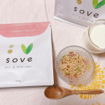 ◆SOVE シリアル ストロベリーブレンド◆カラダづくりをサポートしてくれる、高たんぱく質・高食物繊維のシリアルを取り入れています！■商品情報1. 1食分40gで、高たんぱく質（11.0g）、&hellip;のInstagram画像