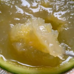 お腹スッキリ✨ヘルシーデザート🍈メロンの中身を食べた後は、種を取ったワタと果汁を余さず使った寒天ゼリーに✨寒天とメロンのワタの食物繊維がお腹お掃除もしてくれて、さっぱり&美味しい❣️お&hellip;のInstagram画像