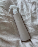 やっと寒くなってきたと嬉しく思いながら肌のお手入れチェンジもしていかないといけない端境期。お顔もだけどからだも！暑かった時はローションで水分補給のみだったけどもう少し保湿力がほしい&hellip;けどま&hellip;のInstagram画像