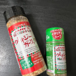 日本緑茶センター株式会社様からクレイジーガーリックをお試しさせて頂きました🙌🏻✨普段クレイジーソルトはよく使うんやけどガーリックは初めて✨ミニサイズのクレイジーバジルもありがとうございます🍀クレ&hellip;のInstagram画像