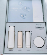 美容液が二つあるのには少し驚いた🫢え、少しめんどくさいし、分ける意味あるのか？？とか思ってしまった、、、、、が、、、、3日目、ふと肌を見ると頬の毛穴が目立ちにくくなってて、頬がツヤんとなってて&hellip;のInstagram画像