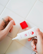 メイクは時短派なので最近はBBクリーム一択☺️私が愛用している石澤研究所さんから新たにBBクリームが発売されたよ！その名も&hellip;『毛穴撫子　毛穴かくれんぼBBクリーム』毛穴隠してくれる感、大！😂&hellip;のInstagram画像