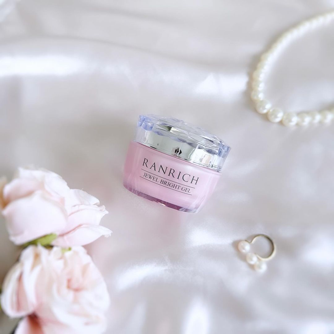 RANRICH薬用美白オールインワン宝石ジェル（C♡さん）💎 ⁡ ⁡ ＼10年