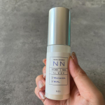 お風呂から出てすぐに、身体を拭く前に顔に塗っているこちらの導入美容液、ビディ ニードルエッセンス NN✨ @aloinsgroup_official 肌に塗ってからすぐチクチク？パチパチ？マイクロ&hellip;のInstagram画像