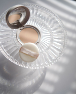 ビタミンC誘導体配合のうるおいフェイスパウダーsmileyセラフォアエッセンスパウダーお試ししたよパッケージが可愛くて嬉しいこちら、機能性も高いのが気に入ってるの美容液成分で潤いを守ってく&hellip;のInstagram画像