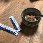 遅い時間に小腹が空いてしまい&hellip;食べないに越したことはないのですが、どうしてもということで😅ヨーグルトと玄米酵素で、できるだけ体に負担なく夜食を取りました！玄米の香ばしさとポリポリ食感で満足感あり&hellip;のInstagram画像