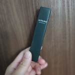 アンジエンド　アイパワーセラムBLACKのパッケージがスタイリッシュでオシャレ☘️まつ毛美容液は、様々使用しましたがこちらは細かい部分まで塗りやすいタイプで良いと思いました♡99%ヒト幹細胞エ&hellip;のInstagram画像