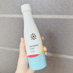 SHUSHU Light「日本酒をもっとカジュアルに」という想いから開発したというお酒らしいです😊瓶も軽いのでピクニックやお花見にもいいなと思いました。かわいいデザインなのでオシャレに写真も&hellip;のInstagram画像