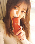 こんにちは☘️寒くなってきました💦乾燥が気になる季節𓏲𓇢 🍃𓂅手や膝、かかとなど乾燥が特に気になります💧こちらの  ハイスキン  モイストジェル  使用してます☘️ワセリン配合なのに、&hellip;のInstagram画像