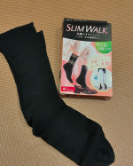 スリムウォーク　美脚メイクソックスこっそり、美脚ケアしています！！！普段のコーディネートにも合わせられるところが嬉しい！足首から上へいくほど圧力が低くなる設計で脚を軽やかに、スッキリと美し&hellip;のInstagram画像