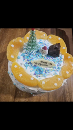 クリスマス予行練習クリスマスケーキを娘と作りました♪共立食品さんのスポンジケーキクリスマスチョコセットTOPPINGを使いました✨スポンジケーキにオレンジとホイップクリームをたっぷ&hellip;のInstagram画像