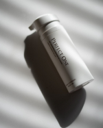 私パーフェクトワンさんのファンデ普段使ってるリアルガチユーザーなんですけど、今回クレンジング使ってみたよ撮影は私、クレンジング実践は娘という二人三脚で動画撮ったよめっちゃスルスル落ちて感動！&hellip;のInstagram画像