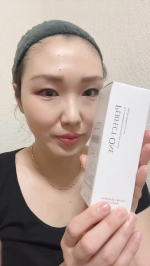 1本でクレンジングも洗顔も済ませたい私。ダブル洗顔不要が大好きな私。クレンジングバームオイル？？？実際使ってみた。最初はバーム状。肌にのるので、ポタポタ落ちないし、垂れていかない。肌にのせ&hellip;のInstagram画像