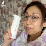 無加工 #すっぴん 撮り❤︎笑#パーフェクトワン #クリアクレンジングバームオイル をお試し中です🐤💖大人くすみ※にアプローチする設計の#クレンジングバーム 💎※汚れや古い角質による。濡れ&hellip;のInstagram画像