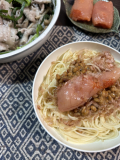 辛さだけでなく出汁の旨みの効いた味わいは、どんなご飯もおかずも限界まで食べたくなるような美味しさ。