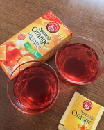 ポンパドールのフルーツオブザワールド、めちゃくちゃ美味しい！！スパニッシュオレンジ🍊綺麗な色にまずびっくり！結構、濃い赤。元気が出る😄香りフレッシュ✨飲み口はさらり、後味はしっかりオレンジの&hellip;のInstagram画像