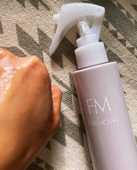 片手でシュッと全身ケアができる高保湿ボディミスト逆さでも使えるトリガーミスト、手が届きにくい場所である背中や足の保湿ケアが簡単にお気に入りなのはジャスミンやイリスなどの華やかな花々と、&hellip;のInstagram画像