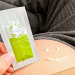 ..株式会社AFC様＼mitete マタニティクリーム ／妊娠後期になってお腹の大きさが目立つように。大事なのが妊娠性対策！！！最近乾燥してきたのでよりしっかりやっています。こち&hellip;のInstagram画像