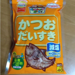 マルトモ株式会社さんの｢かつおだいすき｣お野菜にまる｢たたき  きゅうりの素｣2品をお試しです国内原料・国内製造加工で安全安心な高タンパク低脂肪のペット用おやつ😊そのまま与える以外にも、 &hellip;のInstagram画像