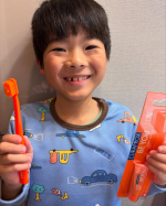 スイス🇨🇭発カラフルな歯ブラシ、歯磨き粉のセット株式会社クラデンジャパン様　クラプロックスビーユーお試しさせていただきました🤗まず驚いたのは日本ではあまりみかけないカラフルな歯ブラシと歯磨き粉！&hellip;のInstagram画像