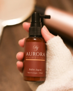 🤍👱🏼&zwj;♀️💭毎日仕事終わりはバタバタで、正直、髪はケアしても頭皮はノータッチ&hellip;そんな私が最近デビューしたのがオーロラスカルプエッセンス！頭皮の美容液です🤍これ、シャンプーしてドライヤーの後に&hellip;のInstagram画像