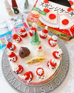 ．ひと足早くクリスマスケーキ🎂⁡⁡先日子どもたちとクリスマスケーキを作ったよ(*ˊ˘ˋ*)⁡⁡使ったのは、共立食品さんのスポンジケーキ6号サイズ⁡⁡スライスされていてとっても&hellip;のInstagram画像