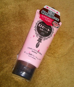 ♡...*゜こちらは。。 。うるおいをチャージして、みずみずしいうるおい肌へと導いてくれる、洗顔フォームです💠💠💠肌悩みに合わせたキメ細かなクレイパウダー(清浄成分)が独自の製法で練り込まれ&hellip;のInstagram画像