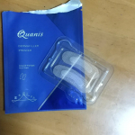 クオニス  ダーマフィラープレミアを試してみました3800本の針で目もとの集中ケアができるマイクロニードル化粧品。マスクから出てる部分は目もととおでこ。どちらもシワのせいでプラス5歳増し💦&hellip;のInstagram画像