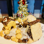 共立食品様のおかしのまちをつくろうを使って、子供たちとお菓子作りをしました(๑>◡<๑)クッキーミックスを型にはめて焼くだけなので、保育園児でも簡単に作ることができました🙌あまり色味を使わず、シッ&hellip;のInstagram画像