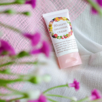 20FRUITS　SMOOTHIE　CREAM🍓🍋🍎🍊🥝使いだしてお肌が変わってきた✨、、うるおいで満ちてもっちりしている感じ！こころなしかハリも出てきたような🥺🙏そもそもどんなクリームなのか&hellip;のInstagram画像