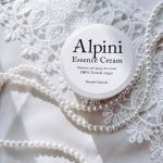 𓈒𓏸┈┈┈┈┈┈✾┈┈┈┈┈┈𓏸𓈒@tamashii_official 様より提供して頂きました天然由来100%のエイジングケアクリーム&ldquo;アルピニエッセンスクリーム&rdquo;こっくりとしたテク&hellip;のInstagram画像