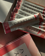 あけましておめでとうございます💛今年もよろしくお願いいたします💛秋頃から始まった仕事の超超ハイシーズンに年末はヨロヨロ、気合いでなんとか走り切った一年でした。年末、楽しみにしていた宴に体&hellip;のInstagram画像