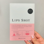 🪡🪡🪡とっておきのスペシャルケア！ヒアルロン酸※1のニードルで唇に潤いチャージ✨✨✨＼こんな時に使うのがおすすめ／唇の乾燥、縦ジワが気になるリップメイクのノリを良くしたい使い方も簡&hellip;のInstagram画像