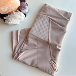 🤍骨盤ベルトと一体型のインナー⭐︎﹏﹏﹏﹏﹏﹏﹏﹏﹏﹏﹏﹏﹏﹏⭐︎ナチュアシスト V字ウエストひざ上丈 　モカベージュカラー⭐︎﹏﹏﹏﹏﹏﹏﹏﹏﹏﹏﹏﹏﹏﹏⭐︎私&hellip;ときどき腰痛に&hellip;のInstagram画像