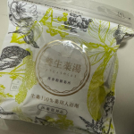 「養生薬湯」を試してみました🛁✨再春館製薬所の**生薬100%**の薬湯で、まるで温泉に浸かっているような贅沢なバスタイムを楽しめました🌿♨️💡 実際に使ってみた感想お湯に入れた瞬間、ふわっ&hellip;のInstagram画像